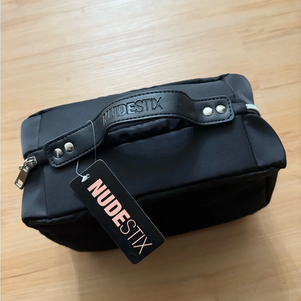 Nudestix Travel Organizer